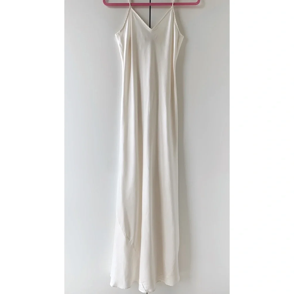 ‼️SOLD‼️ Vintage 100% silk white flowy satin column maxi dress minimal slip - Picture 3 of 9